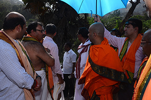 HH Swamiji blessing the Varsave project land - GSB Seva Mandal, Mumbai