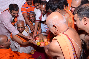 HH Swamiji at the proposed hospital site, Varsave - GSB Seva Mandal, Mumbai